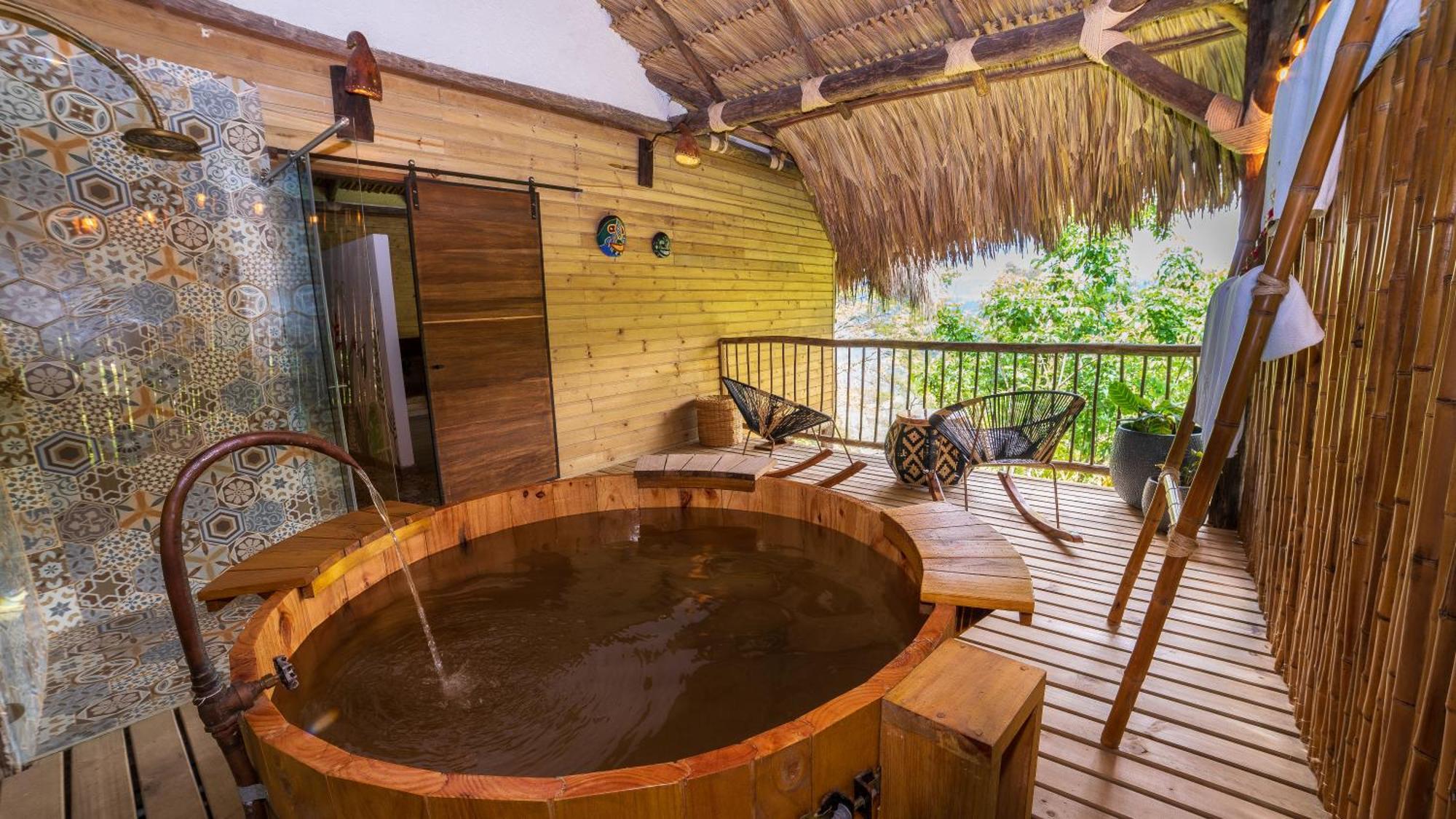 Hotel Kawa Mountain Retreat Salento Kültér fotó A private onsen in Japan