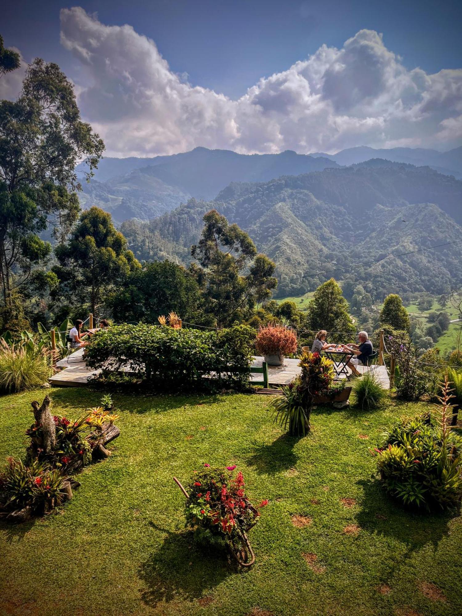 Hotel Kawa Mountain Retreat Salento Kültér fotó View of the Rwenzori mountains from the retreat centre
